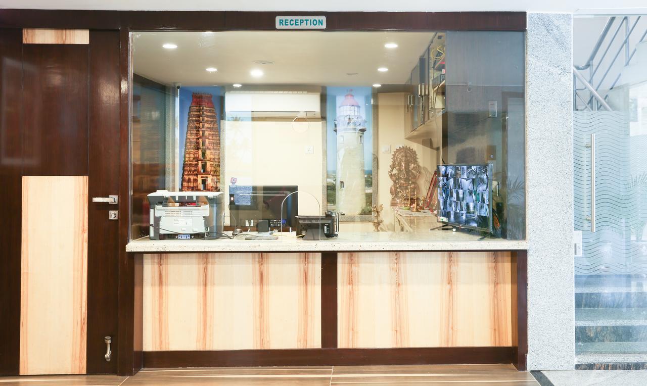 Treebo C Plaza Hotel Vijayawada Bagian luar foto