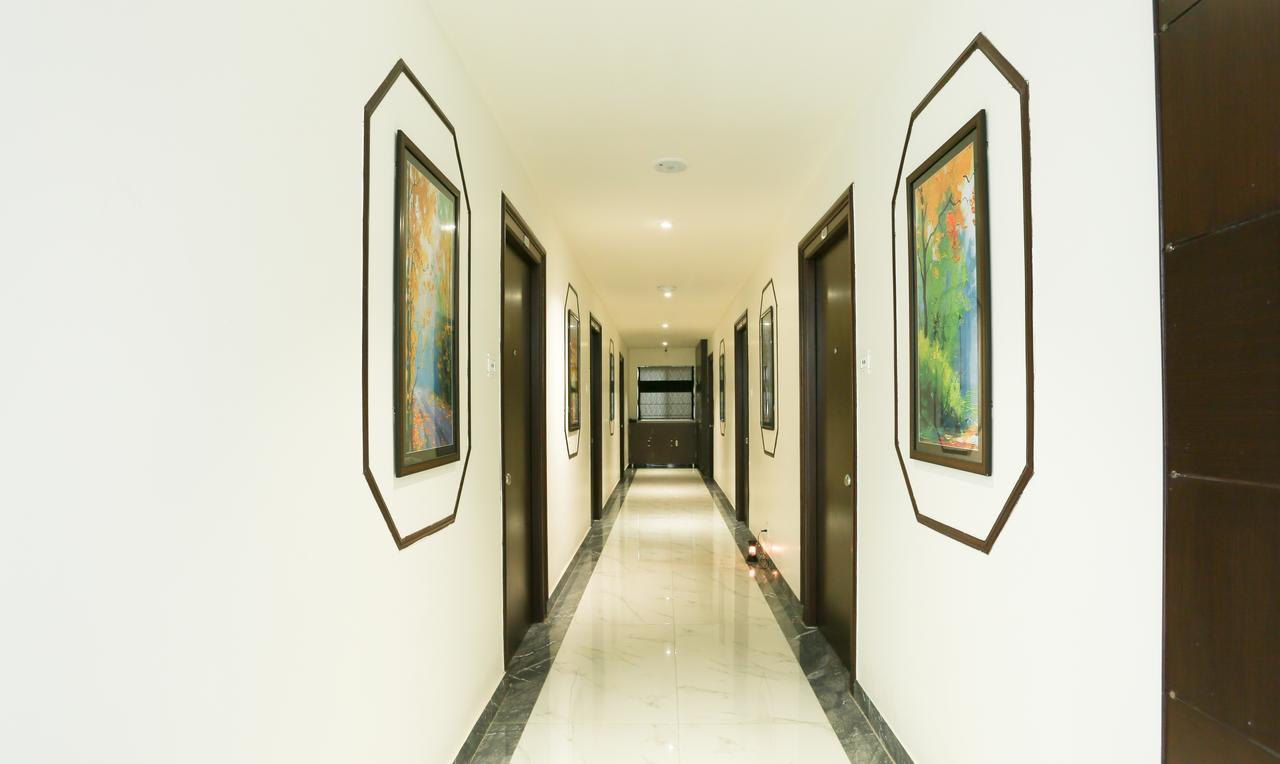 Treebo C Plaza Hotel Vijayawada Bagian luar foto
