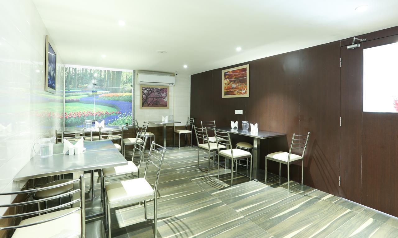 Treebo C Plaza Hotel Vijayawada Bagian luar foto