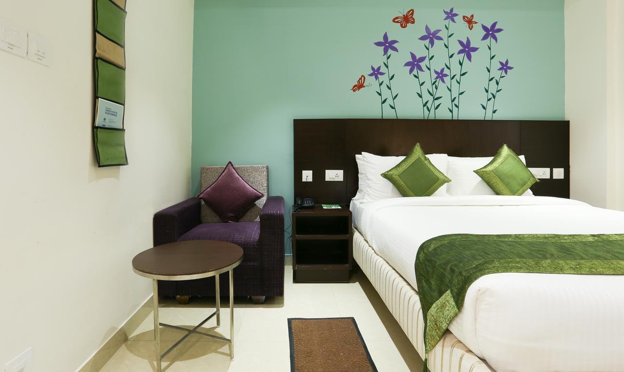 Treebo C Plaza Hotel Vijayawada Bagian luar foto