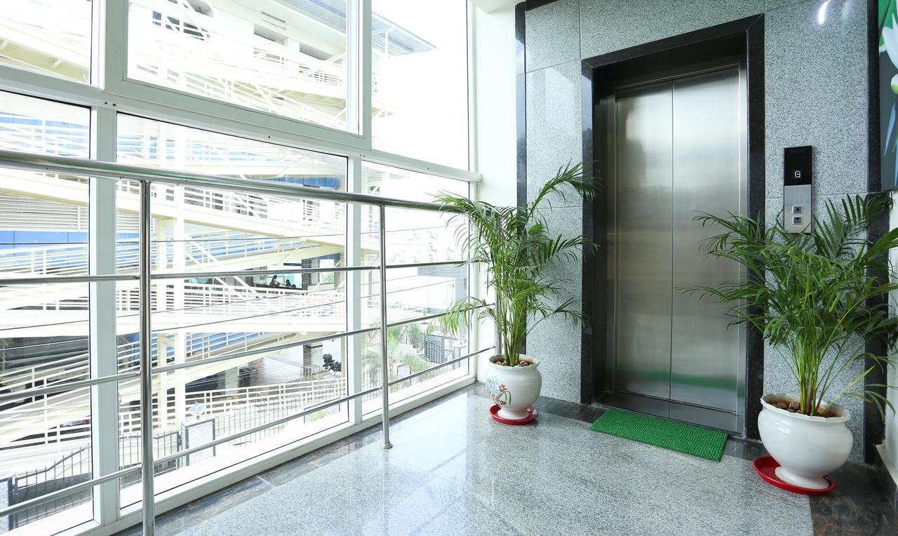 Treebo C Plaza Hotel Vijayawada Bagian luar foto