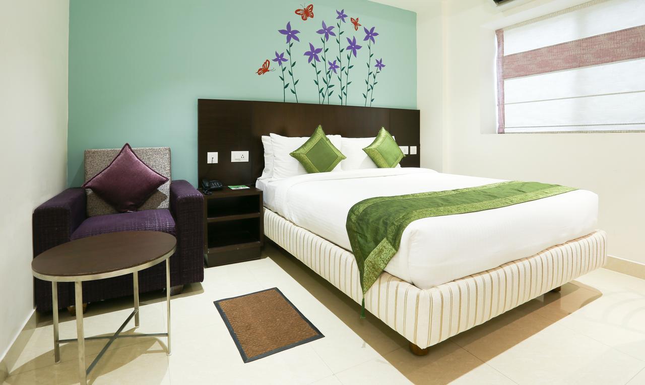 Treebo C Plaza Hotel Vijayawada Bagian luar foto