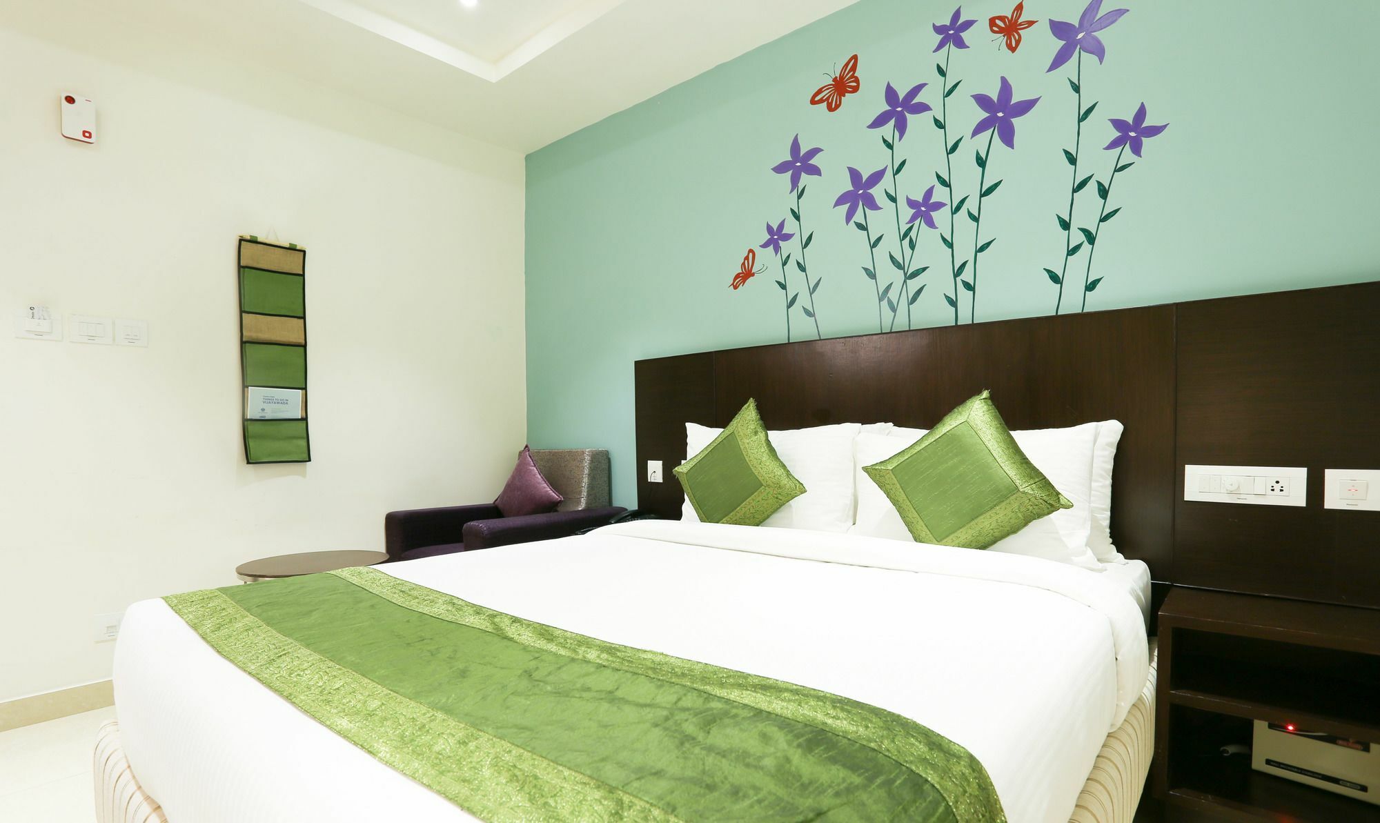 Treebo C Plaza Hotel Vijayawada Bagian luar foto